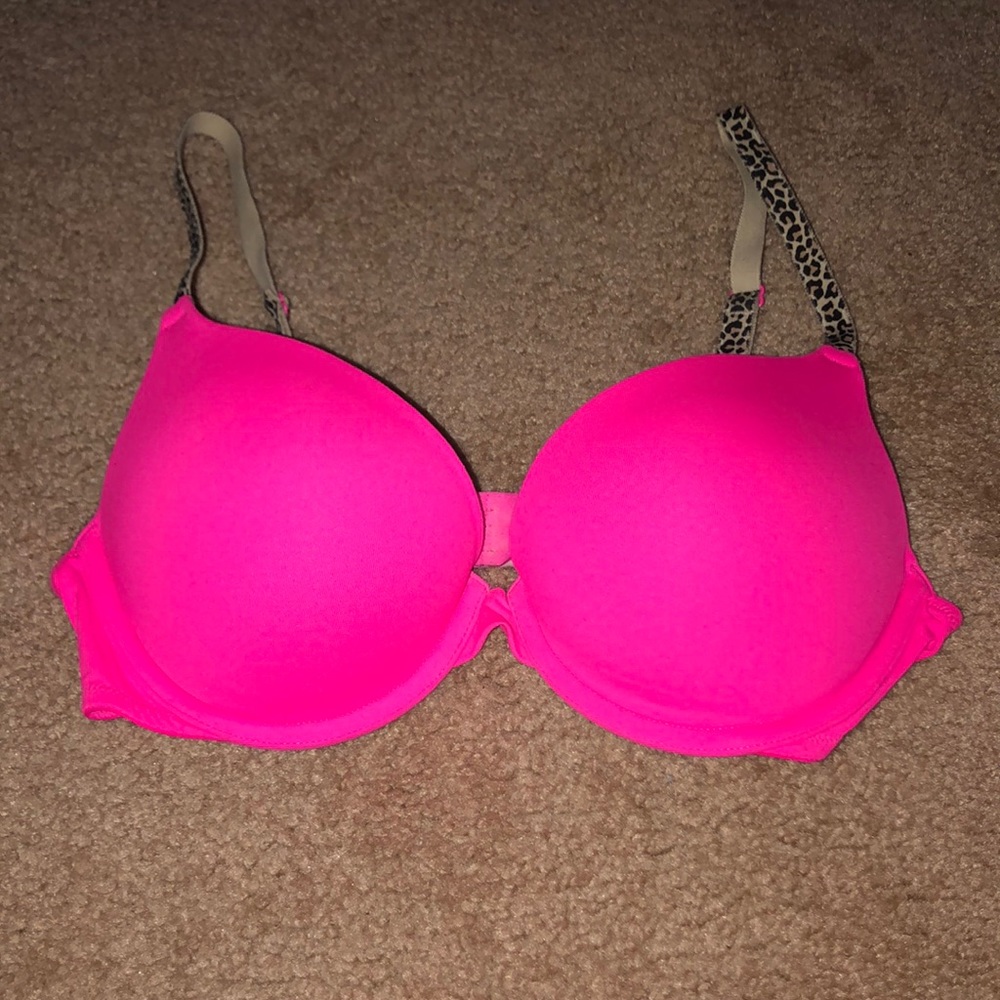 Victoria’s Secret pink wear everywhere push up bra